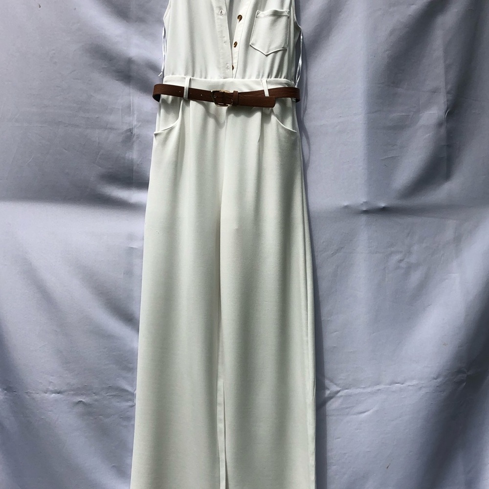 White jumpsuit with a belt and two side pockets - Picture 4 of 6
